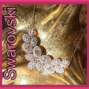 🦢 SWAROVSKI Rose Gold Floral Necklace